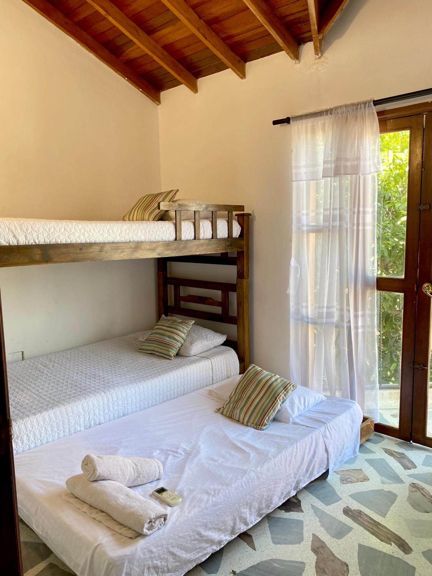 Hotel Cabanas Villa Roca, Rodadero サンタ・マルタ エクステリア 写真